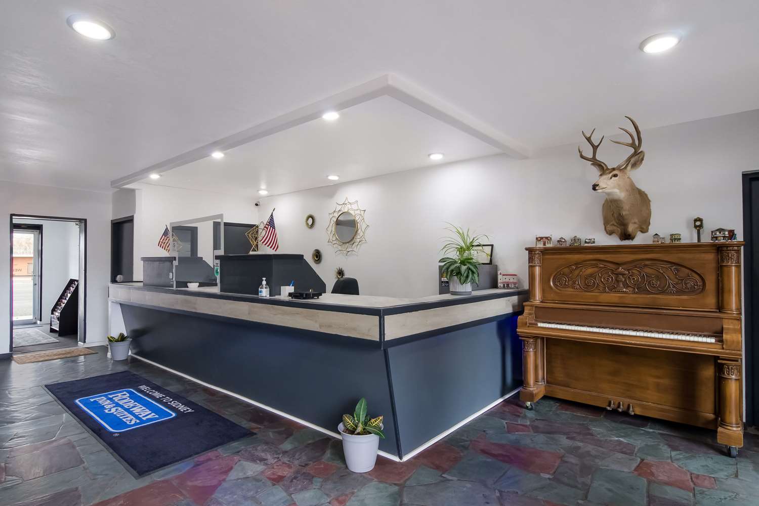Rodeway Inn & Suites Sidney Historic Downtown I-80 7/25