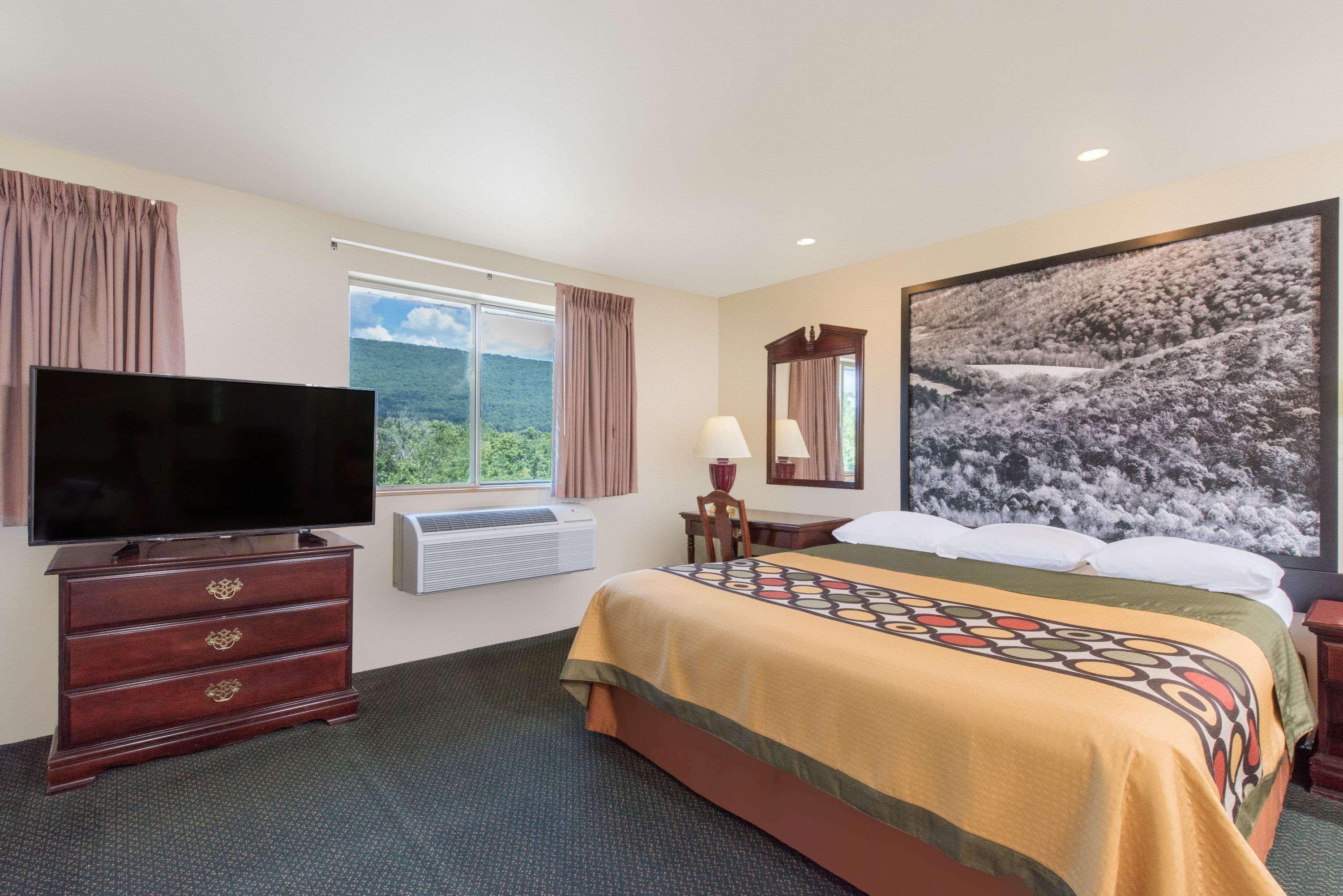 Suite, King Bed