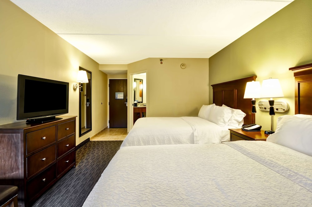 Hampton Inn Cleveland Westlake 14/40
