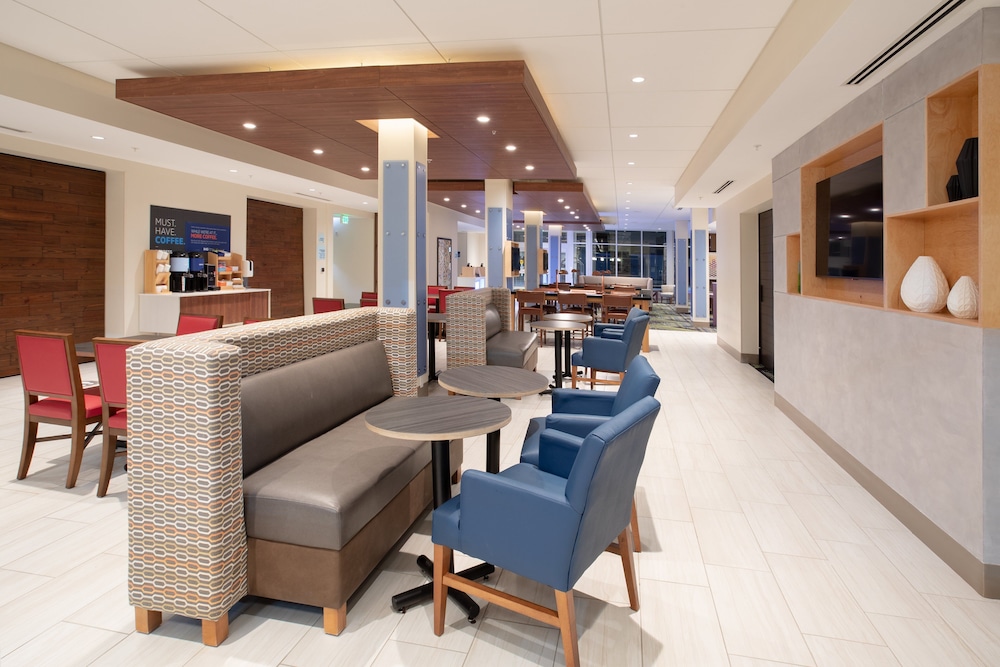 Holiday Inn Express & Suites Goodland I-70 31/45