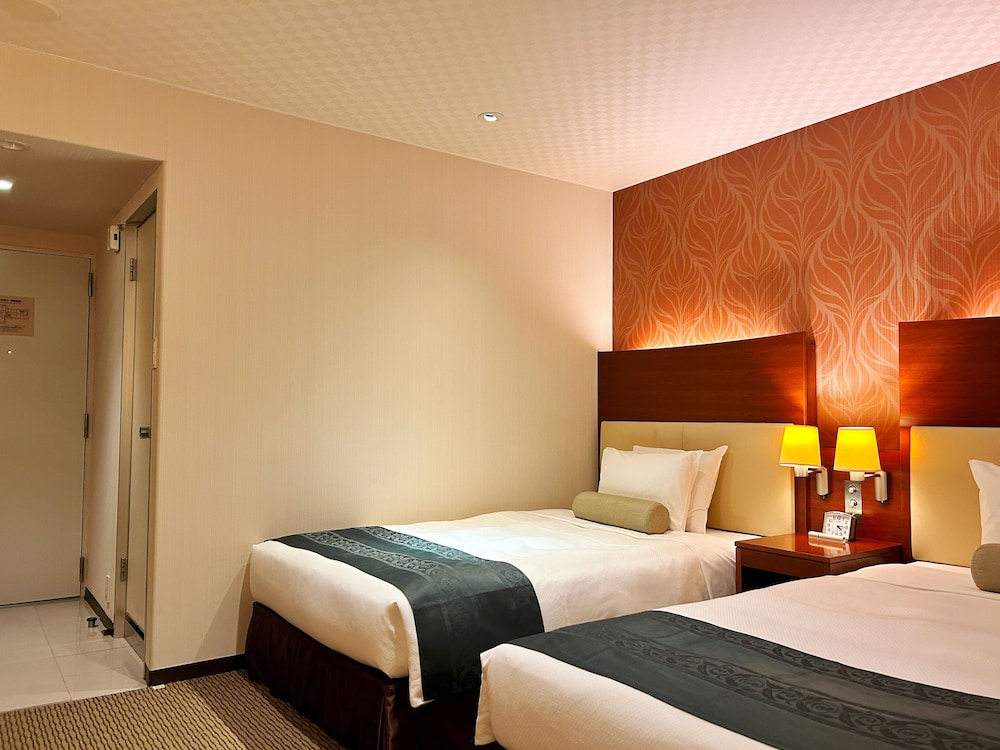 MODERATE, TWIN BEDS