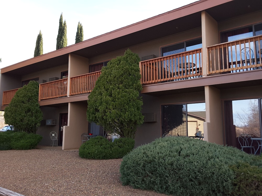 Beaver Creek Inn 3/50