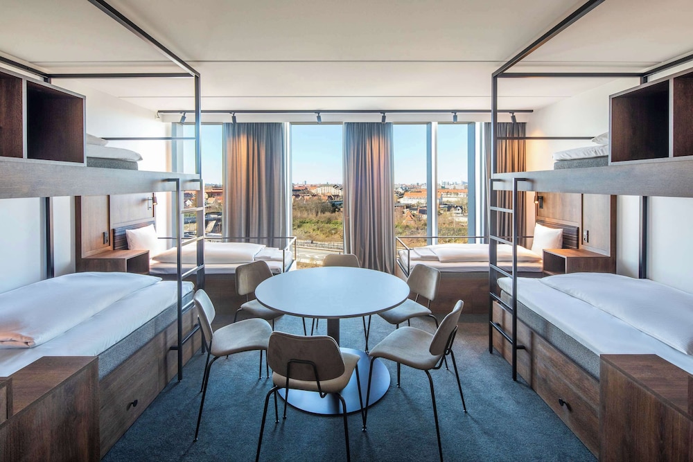 Family, 4 Bunk Beds, Xxl، Comfort Hotel Copenhagen Airport 5/10