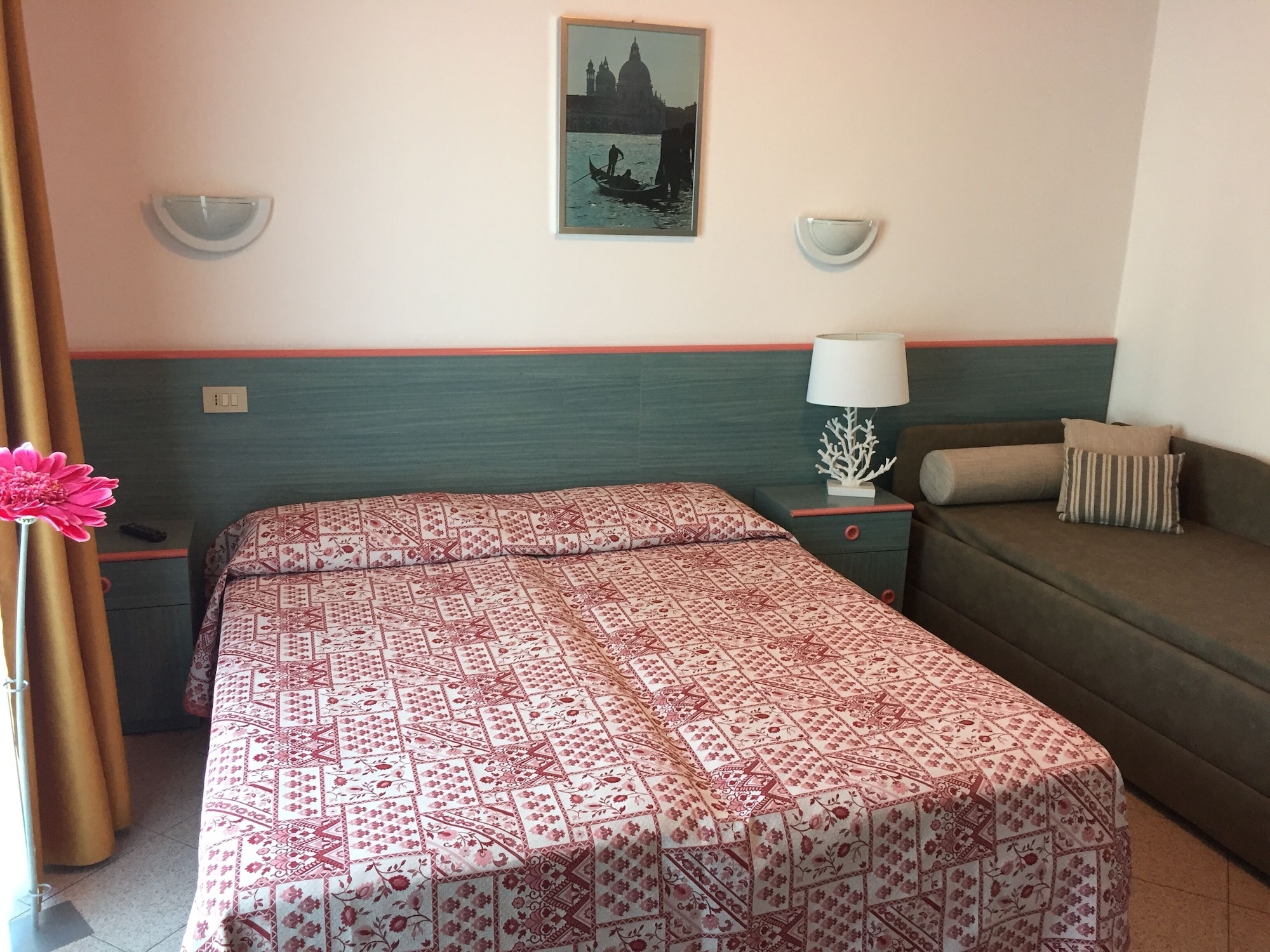 ROOM, TRIPLE