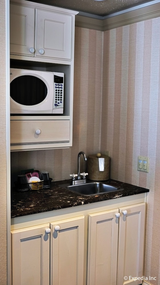 Gaslamp Plaza Suites 11/68