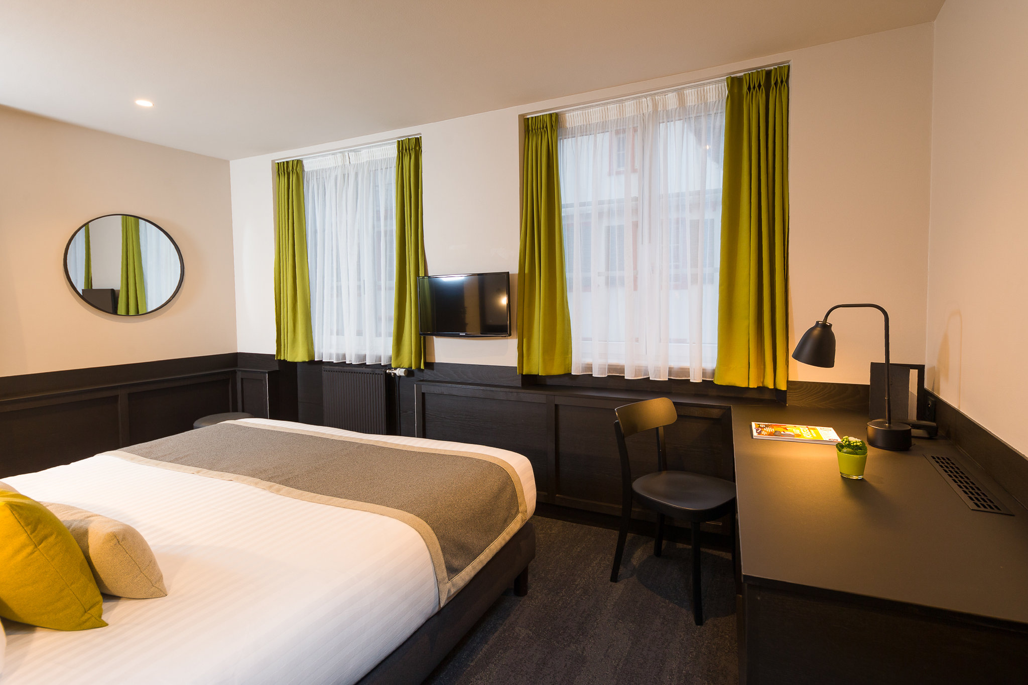 Hotel Du Dragon 11/36