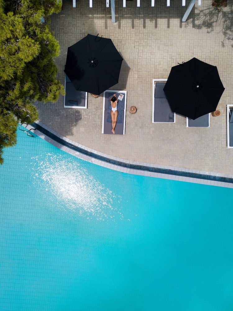 Akra Morea Hotel and Residences 42/48