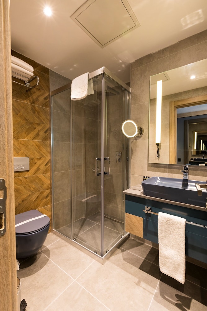 Keykan Hotel 28/29
