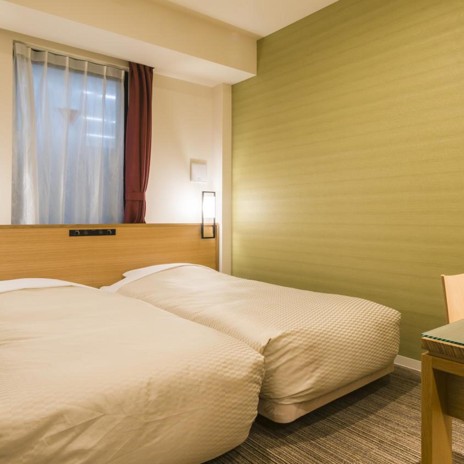Hollywood, Standard, Twin Beds