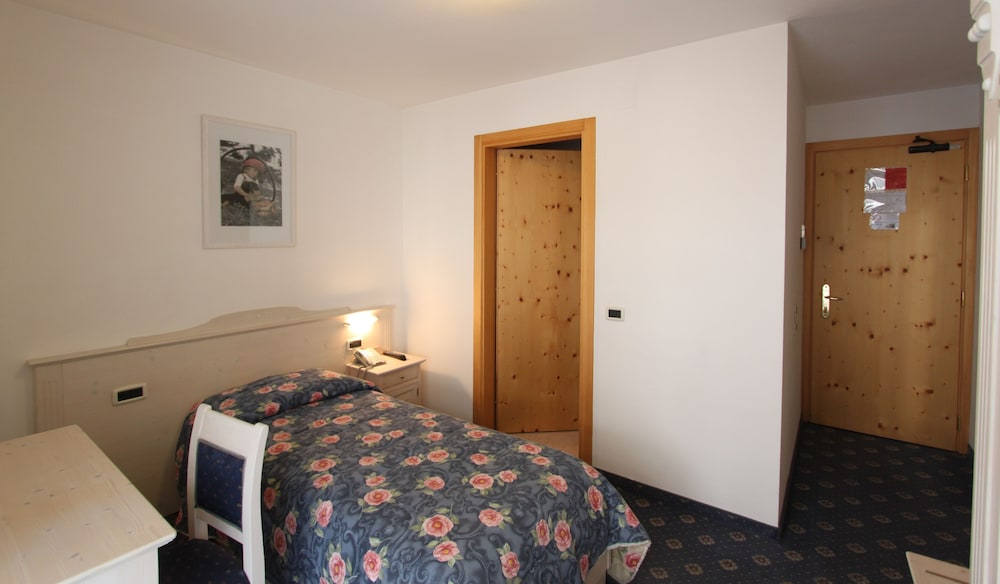 Hotel Europa 7/34