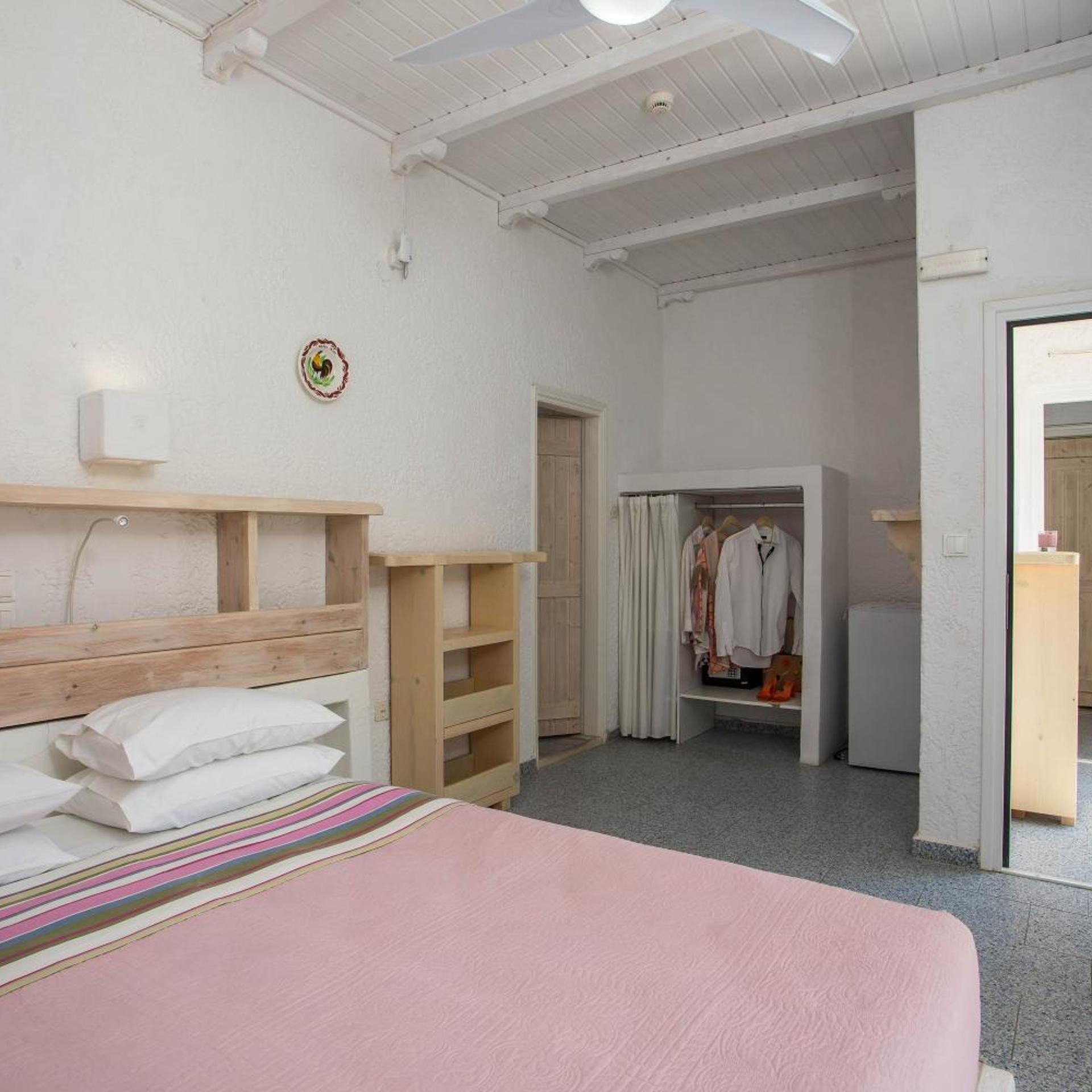Irini Hotel 25/63