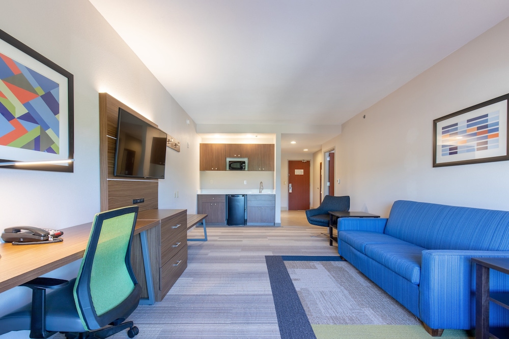 Holiday Inn Express Johnson City 36/48