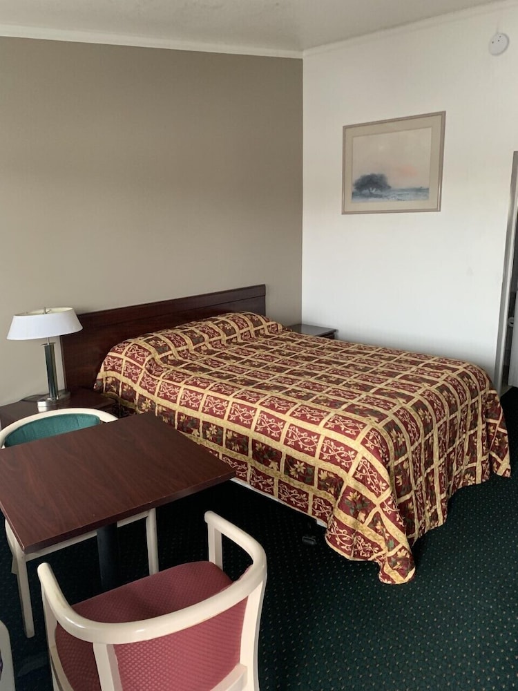 Economy Inn Monterey 16/31
