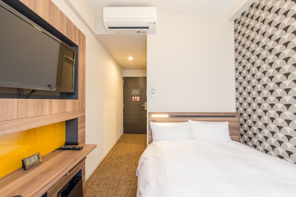 SEMI ROOM, SEMI DOUBLE BED