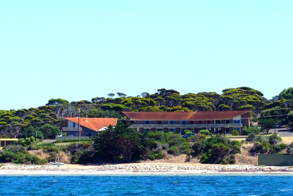 Kangaroo Island Seaside Inn 59/67