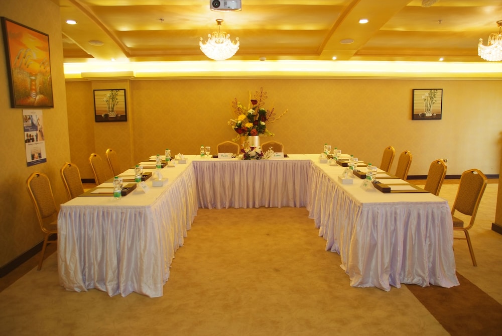 Garden Hotel 26/49