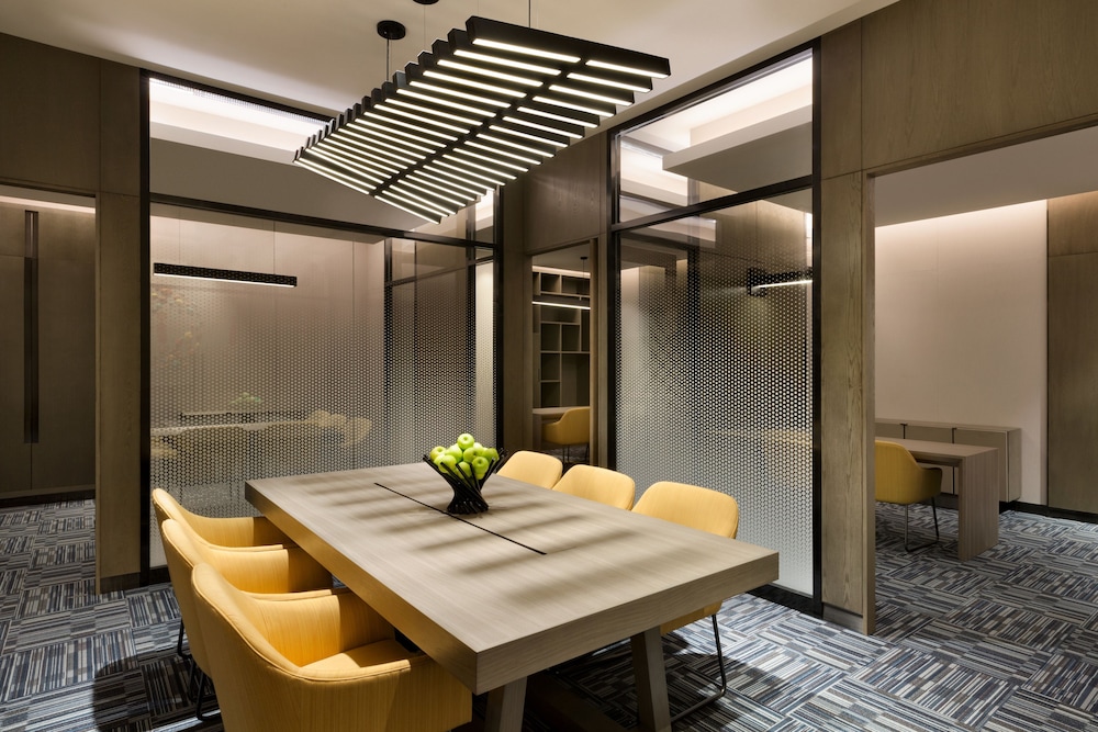 Hyatt Place Zhuhai Jinshi 39/43