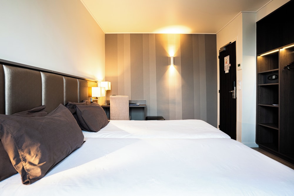 SUPERIOR, TWIN BEDS