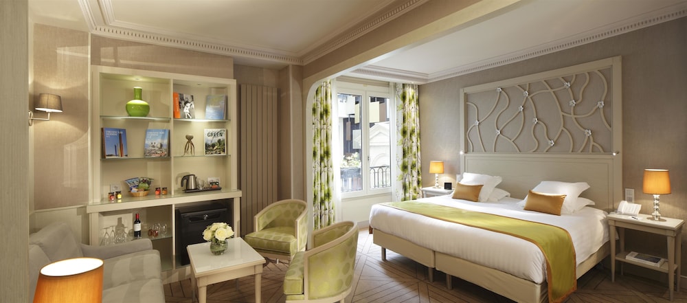 Hotel Rochester Champs-Elysees 11/68