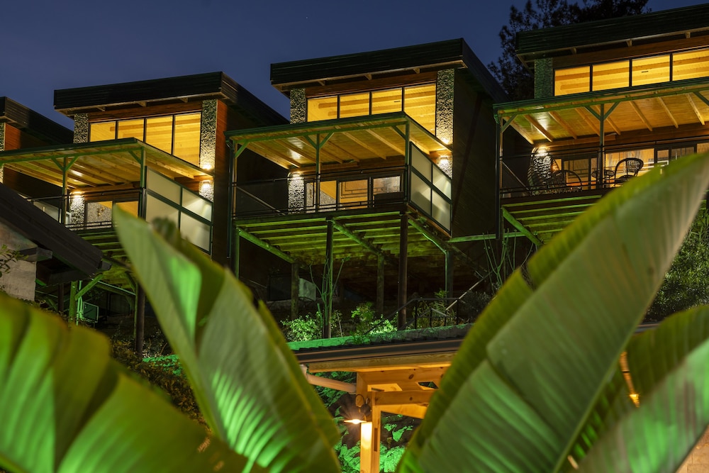 La Veranda Villas 2/25