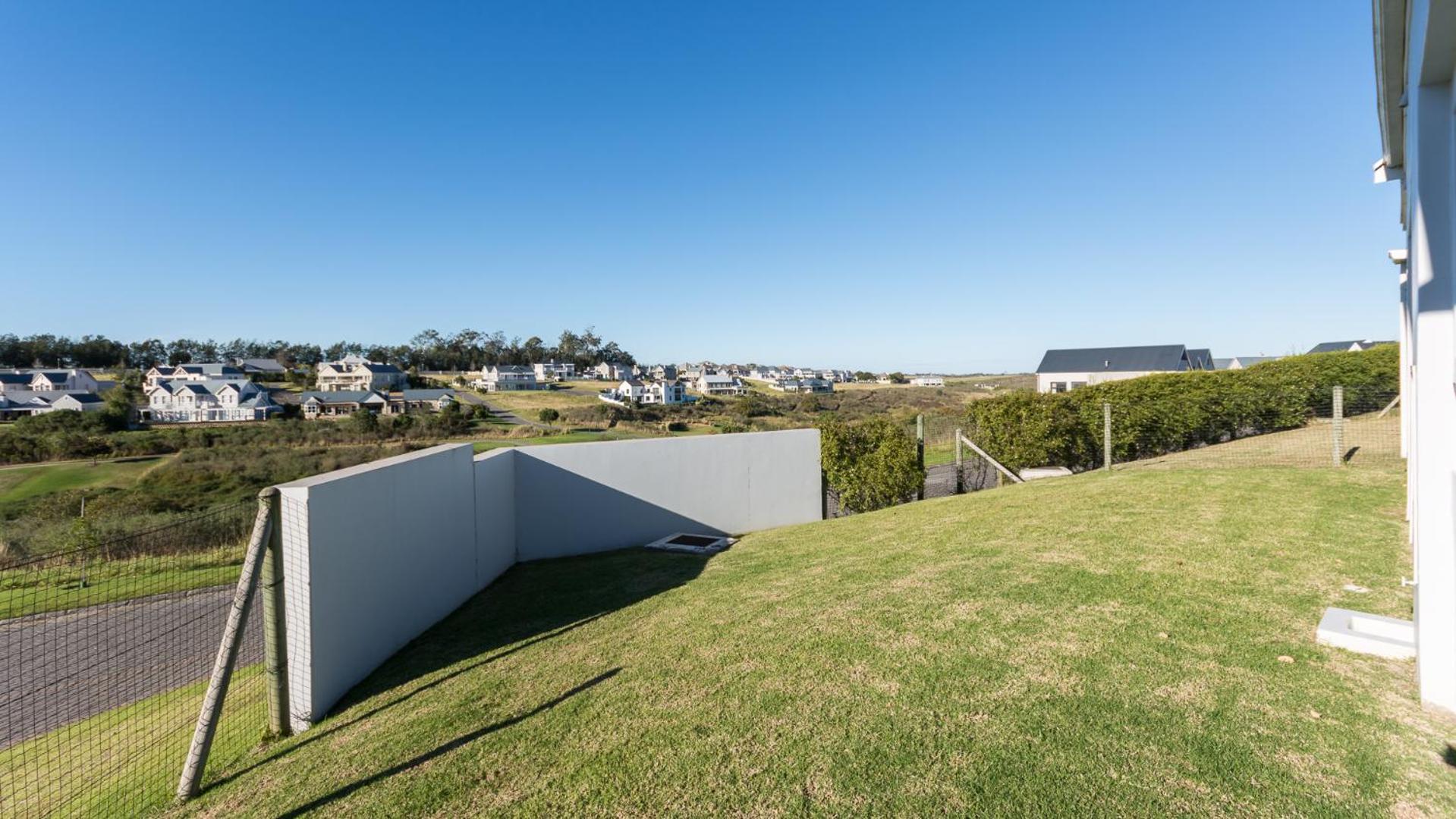 21 Manor Kingswood 32/41