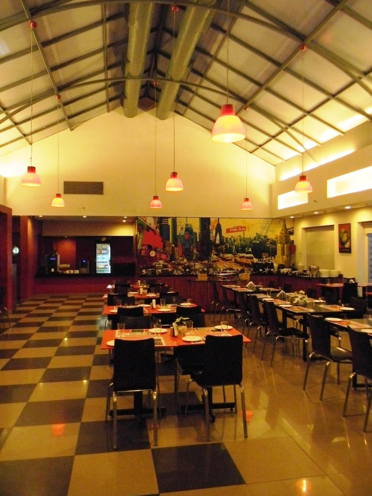 Red Fox Hotel East Delhi 44/59