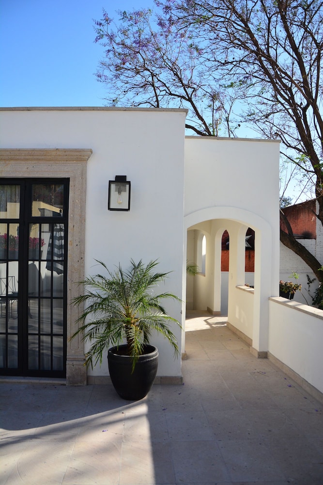 Casa Lani Luxury B&B 2/30
