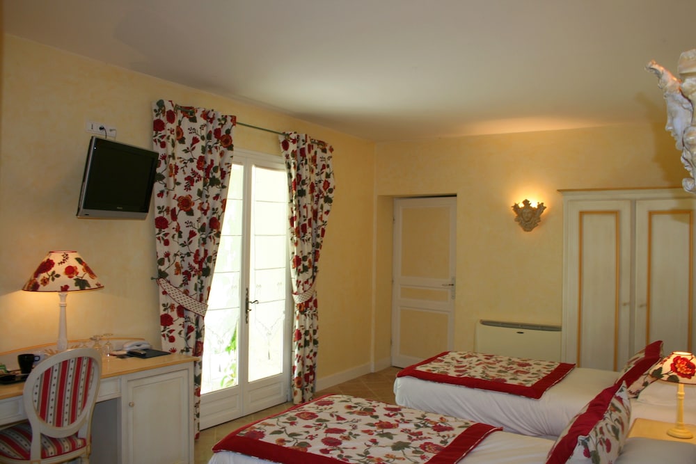 Chateau de Challanges 41/70