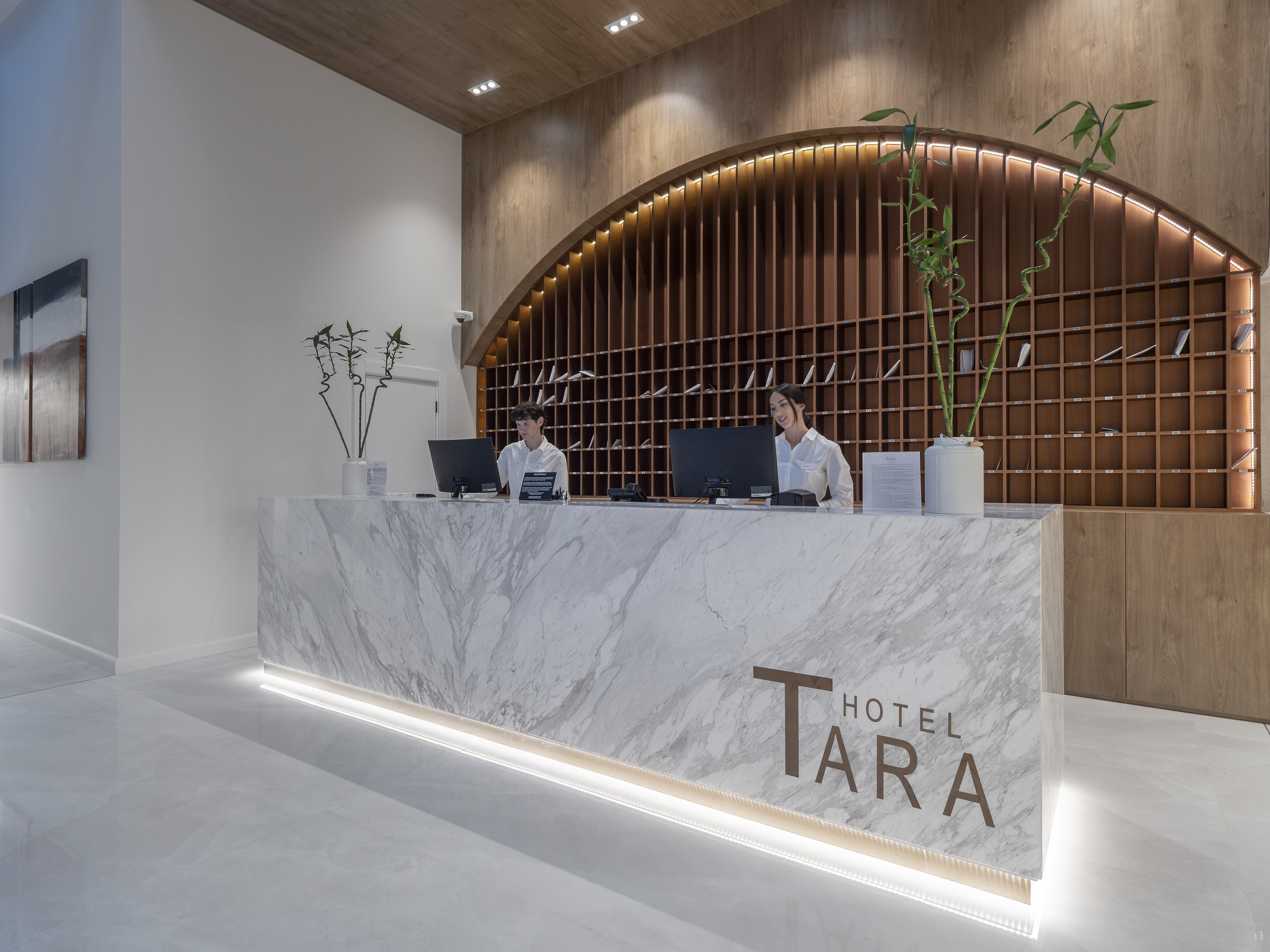 Tara Hotel 11/81