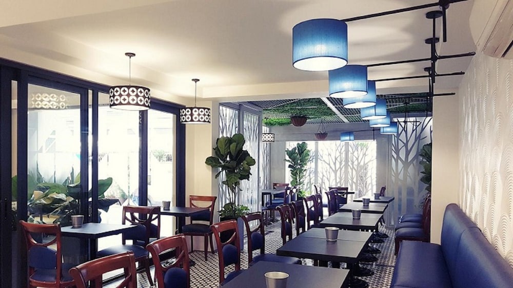 Royal Dragon Boutique Hotel 56/59