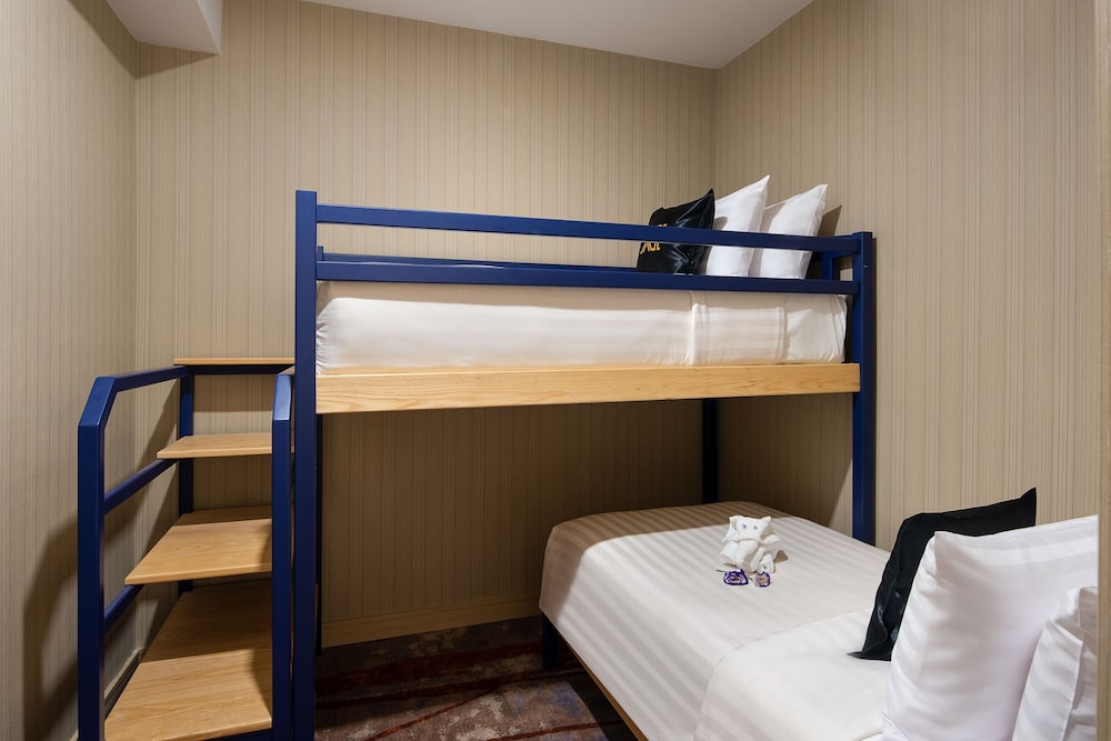 Eleven Bangkok Sukhumvit 11 by Kingston Hotels 25/73