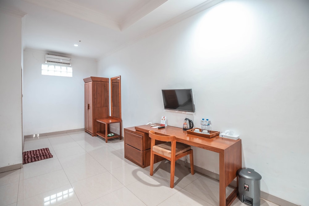 OYO 686 Bunga Karang Hotel 37/46