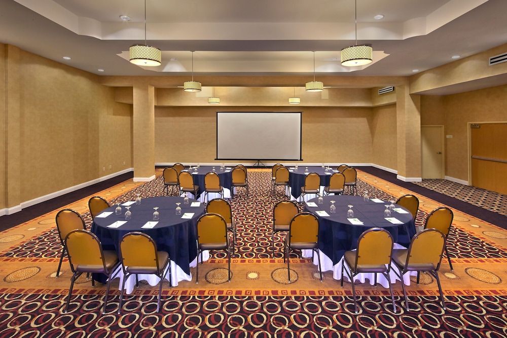 Holiday Inn Jacksonville E 295 Baymeadows 44/53
