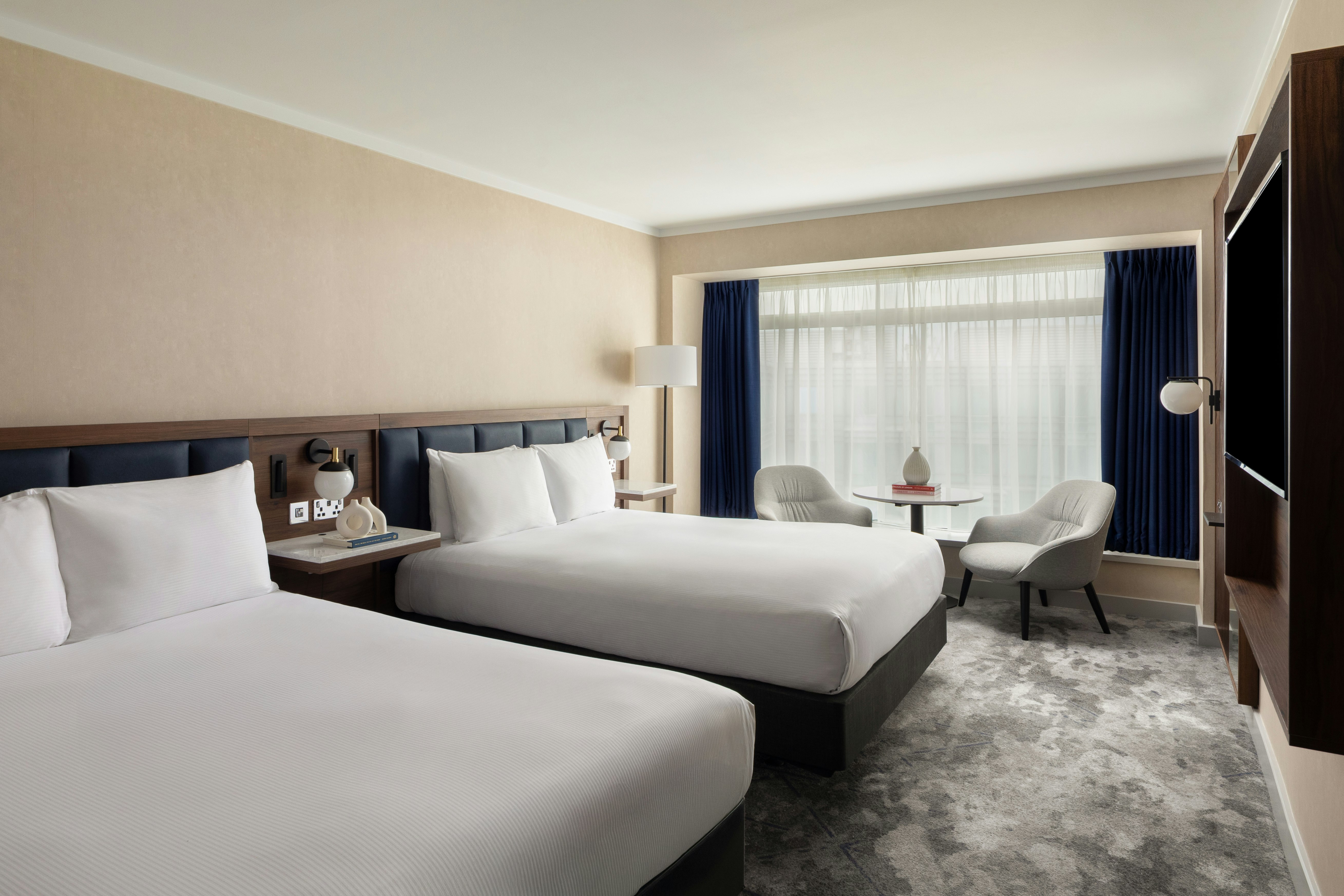 PREMIUM, 2 QUEEN BEDS