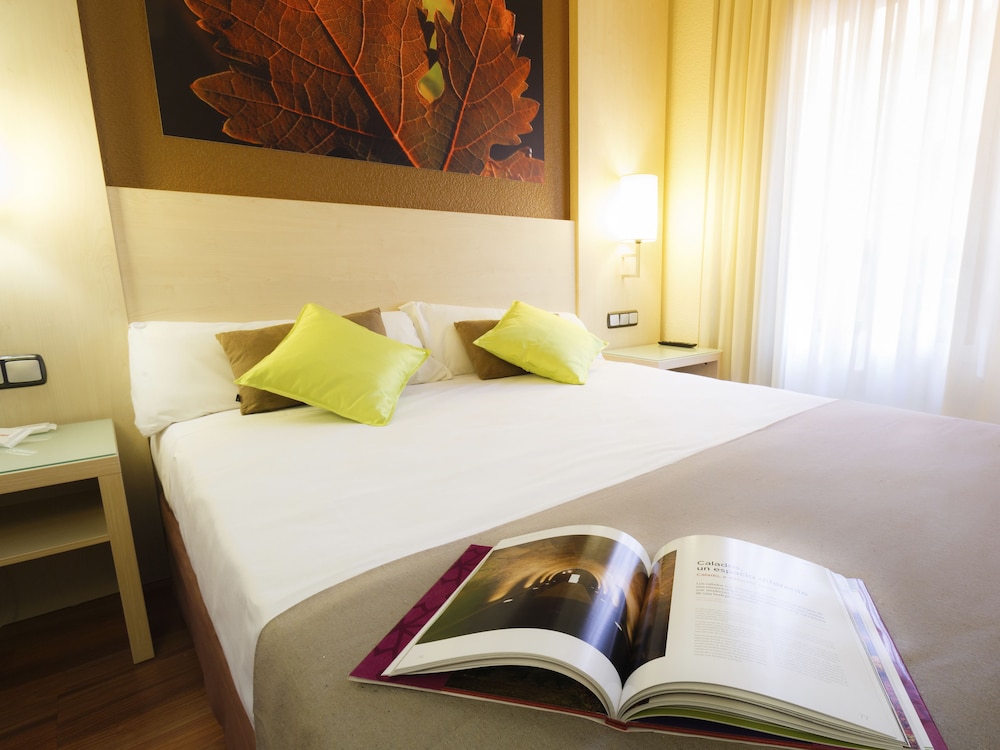 STANDARD, DOUBLE OR SINGLE BED