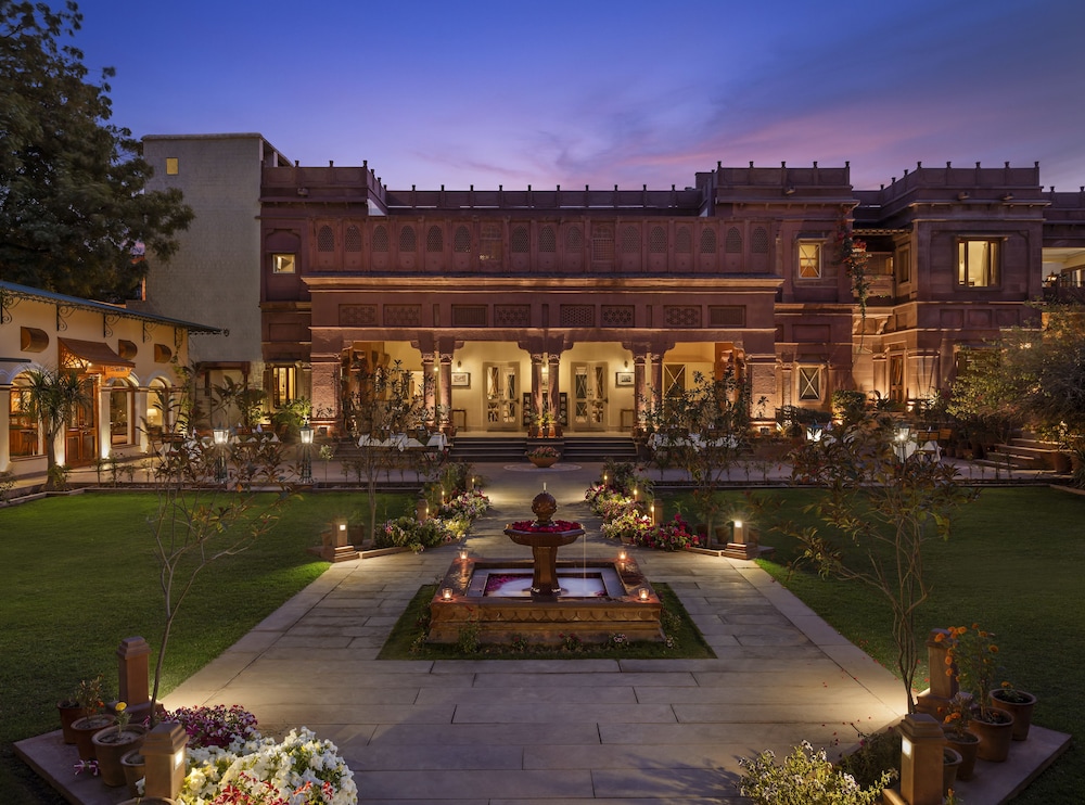 RATAN VILLAS 29/31