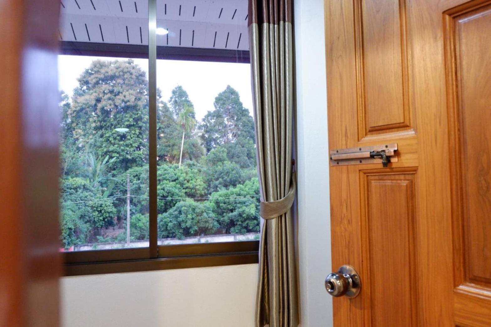 Nan Baankhun Hotel 47/58