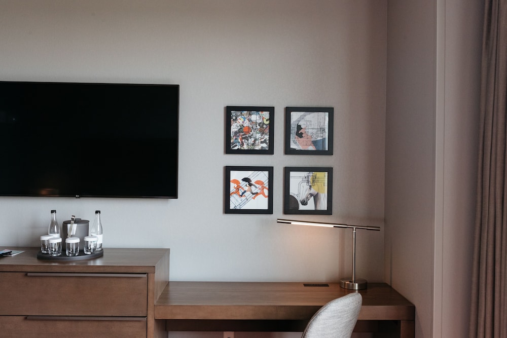 Revel Hotel Des Moines Urbandale, Tapestry Collection by Hilton 50/63
