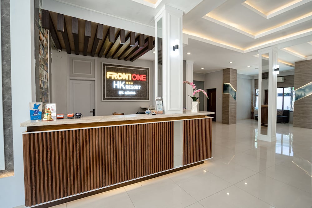 Front One Hk Resort Semarang 3/49