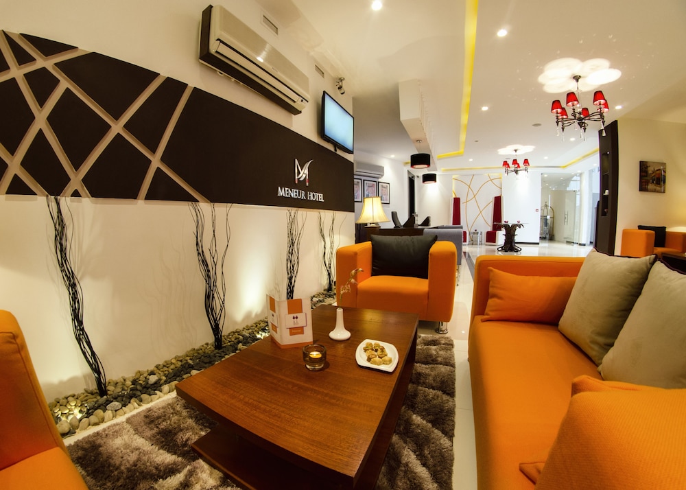 Meneur Hotel 20/29