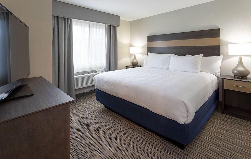 Suite, King Bed, Sofa