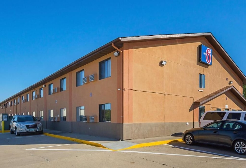 Motel6 Marshalltown, IA 10/43