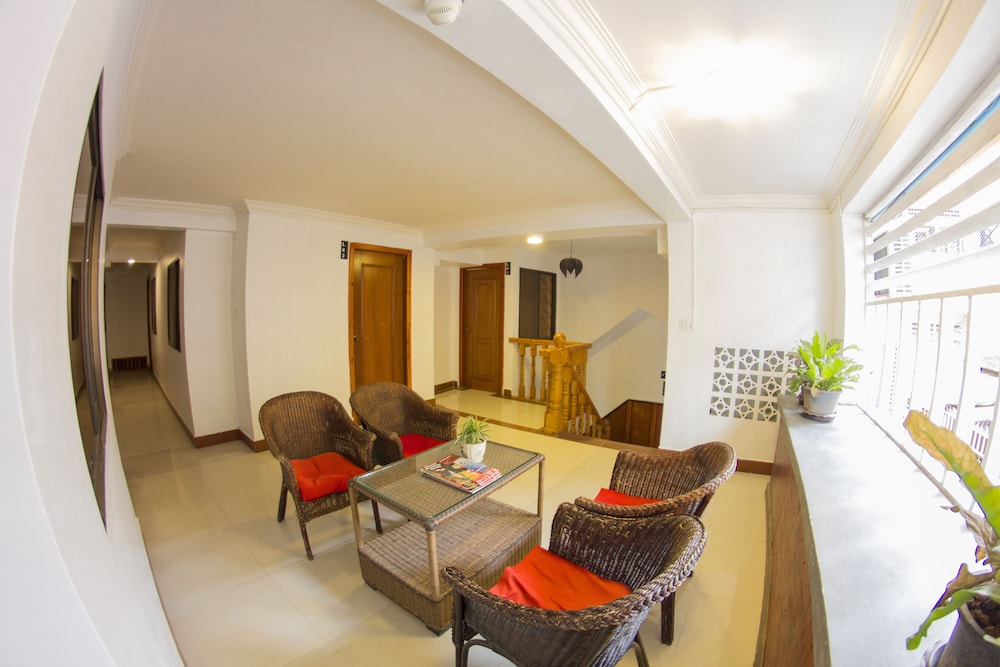 Rs Guesthouse 32/50
