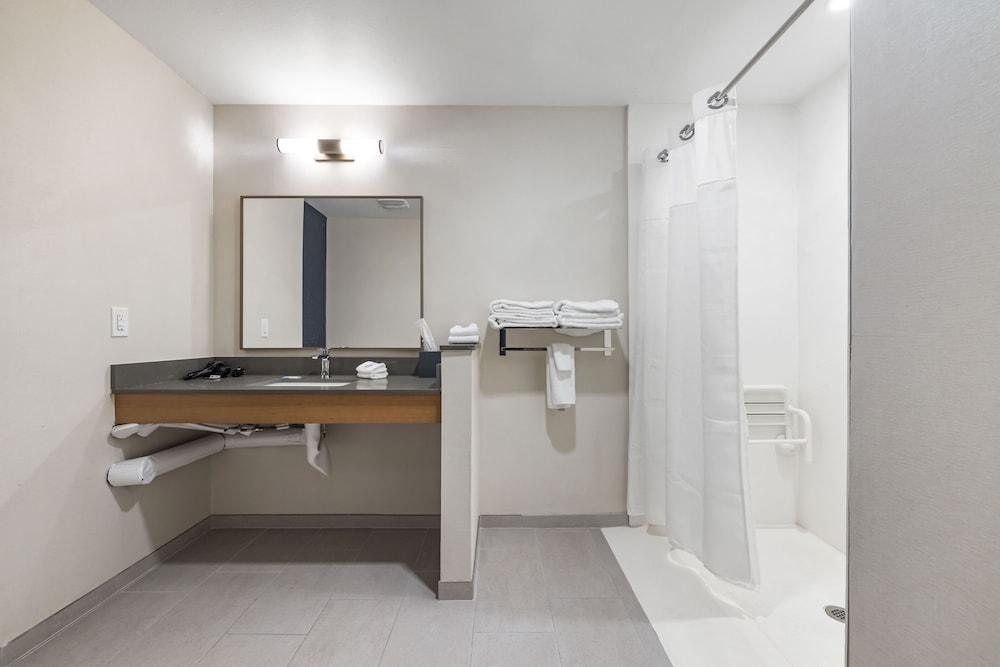 Fairfield by Marriott Inn & Suites San Francisco Airport Oyster Point Area 41/46