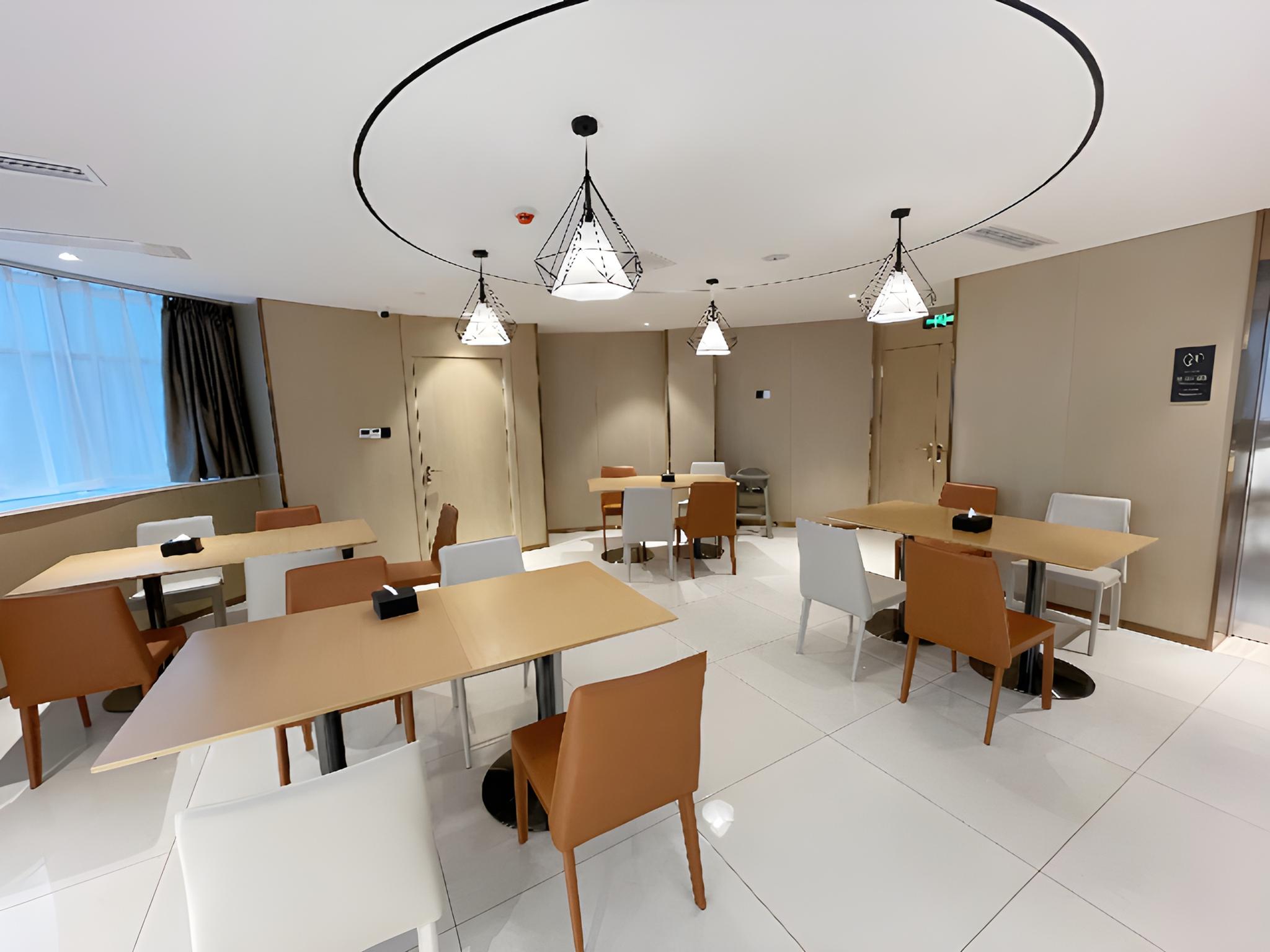 City Comfort Inn (Baoding Railway Station Store) 25/28