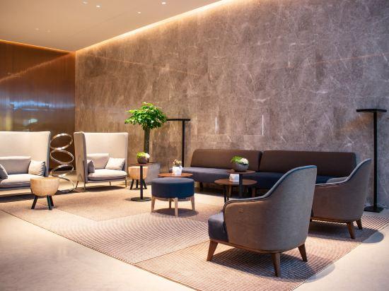 Le Joy Hotel 12/23