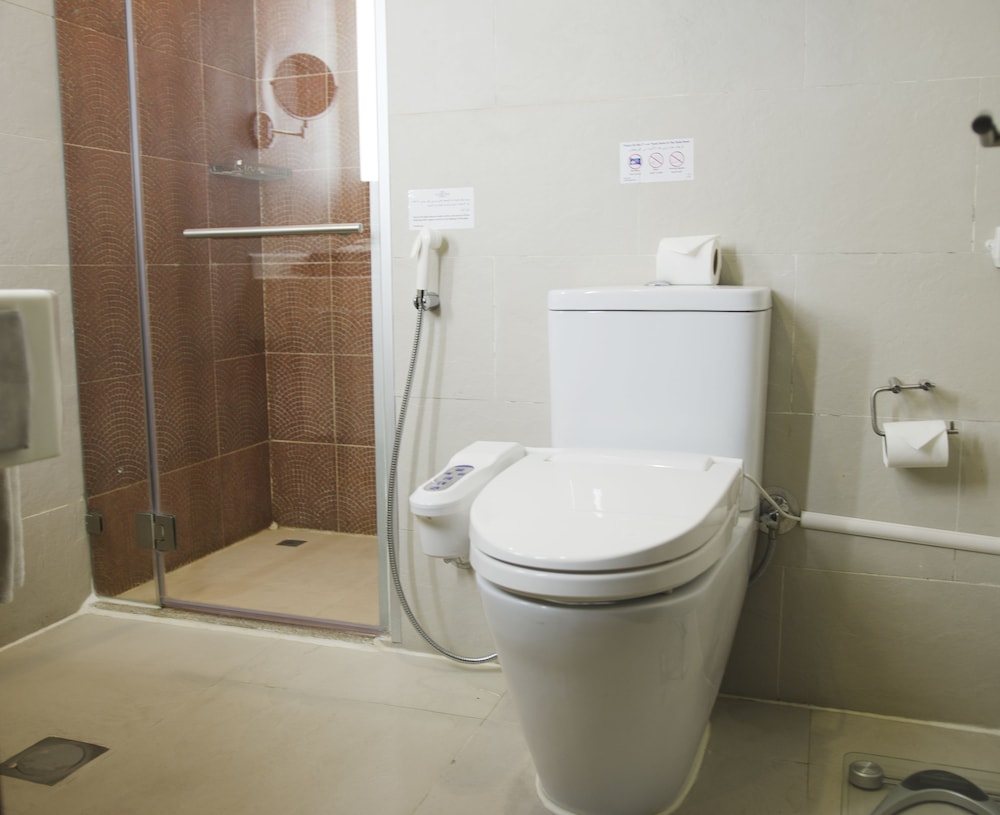 Holiday Villa Hotel and Residence City Centre Doha 48/50