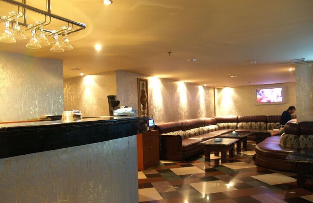 Golden Boutique Hotel Melawai 7/48