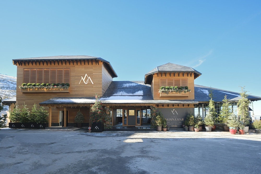 The Mountains Hotel 2/50