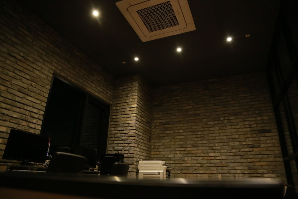 Vella Suite Hotel 34/50